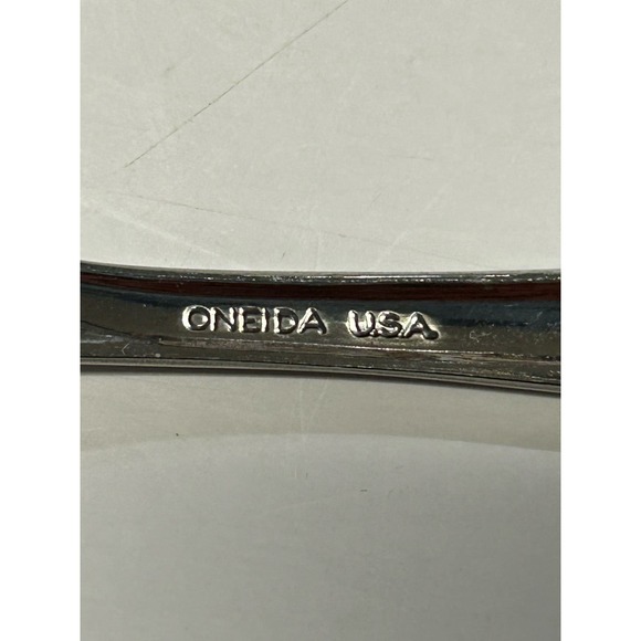 Oneida SS 1 place setting - knife, fork, spoon, salad forks, tablespoon - Picture 2 of 2